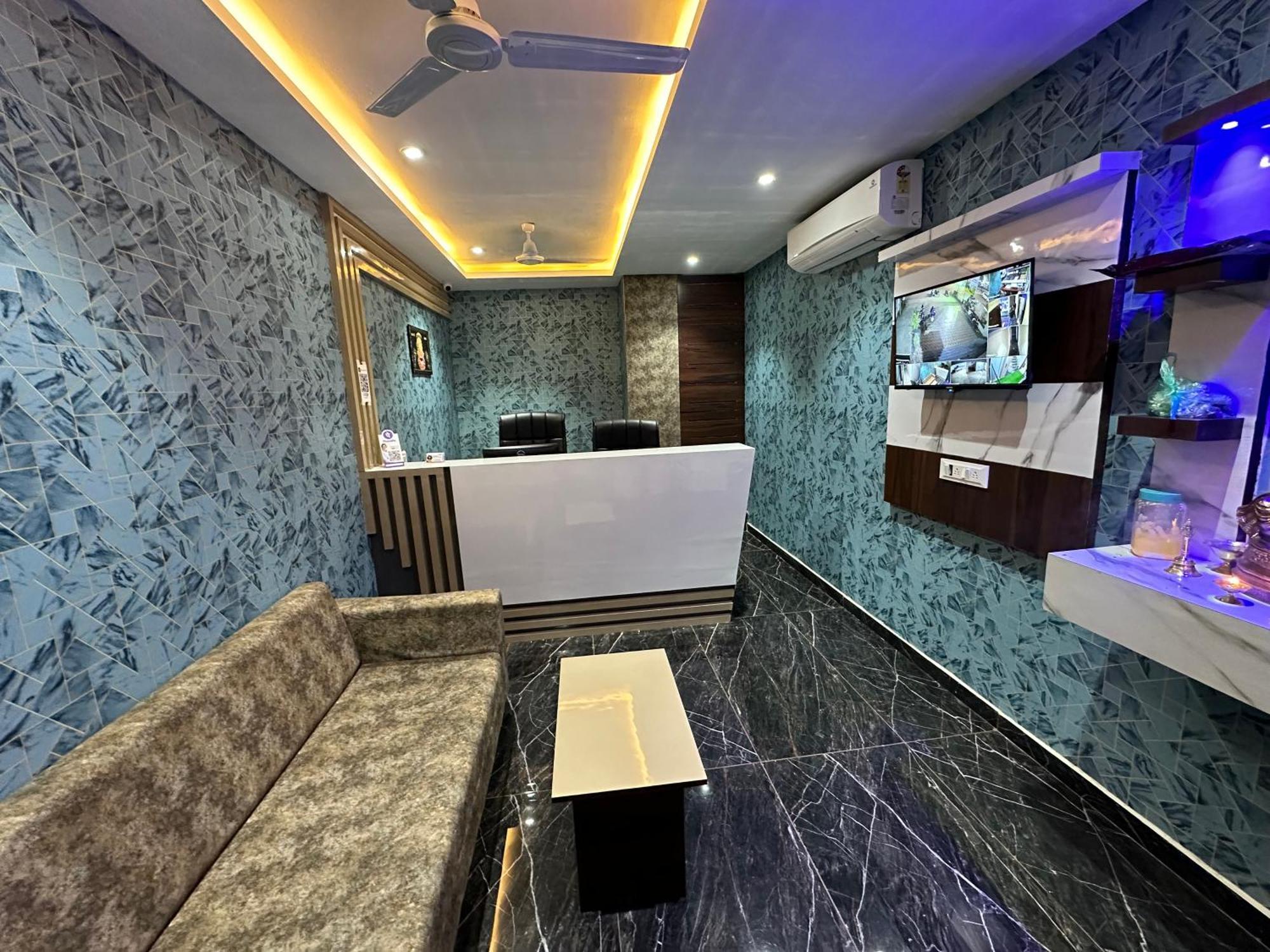 Hotel Golden View Vadodara Exteriör bild