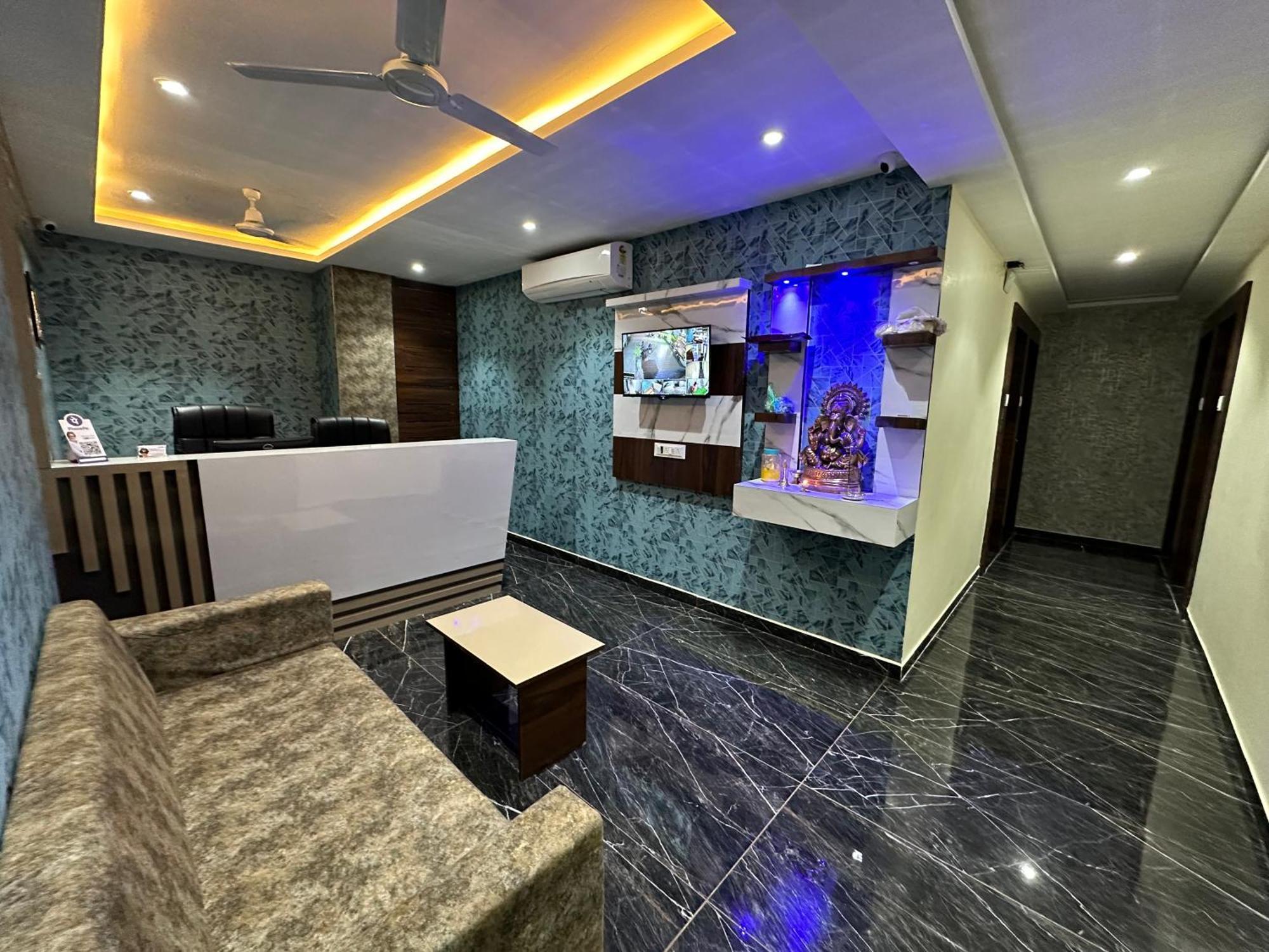 Hotel Golden View Vadodara Exteriör bild